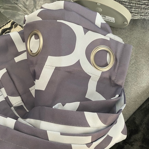 black out curtains - Picture 4 of 6